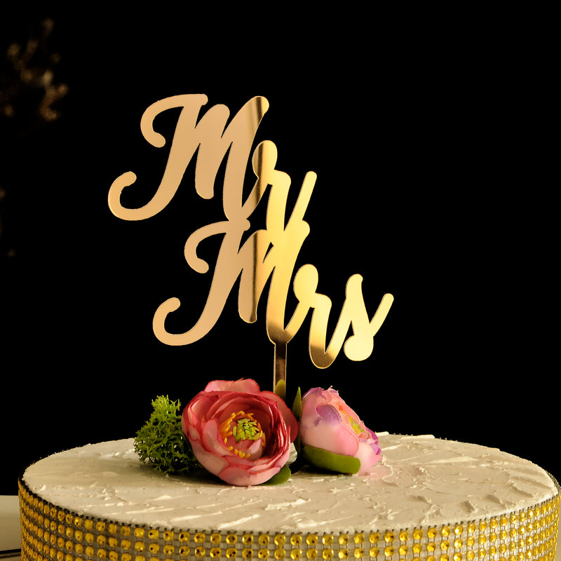 Wedding cake topper Mr and Mrs